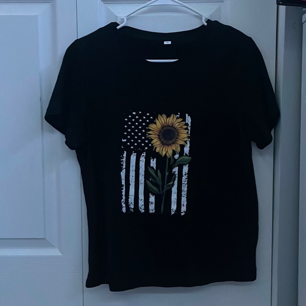 SHEIN graphic t-shirt, size:small, color:black